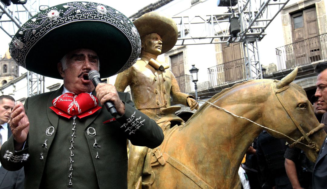 Vicente Fernández estatua México: Estatua en honor a Vicente Fernández es comparada con personaje de 'Coco'