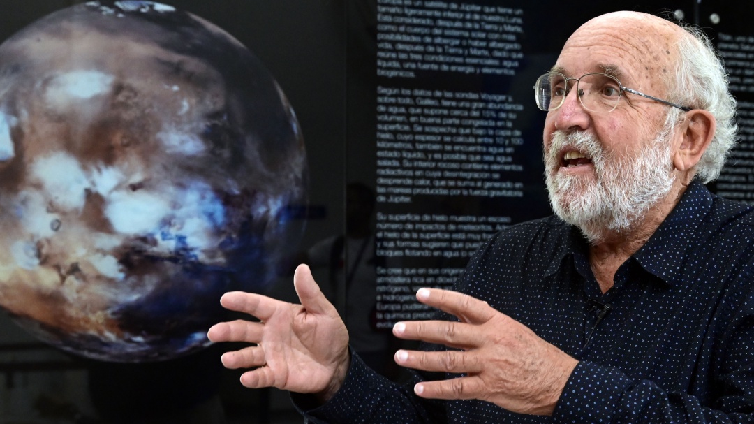 ¿Mudarse a otro planeta? Nobel de Física considera loca la idea