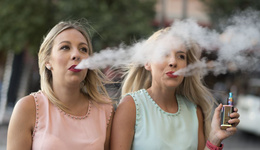 Prohibición de vapeo: "Gente muere por vapeo" Trump prohibirá cigarrillos electrónicos de sabores