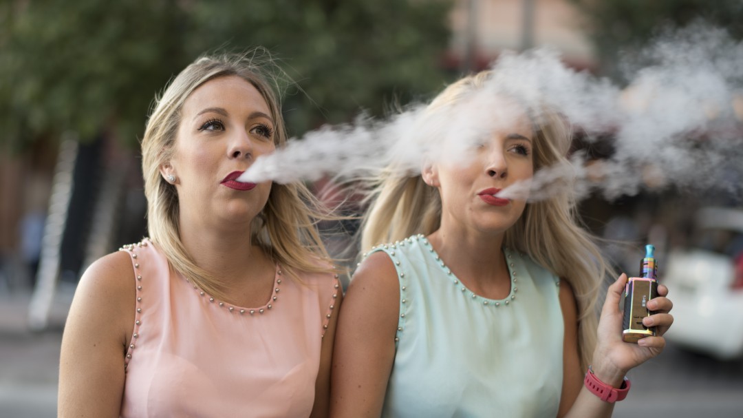 "Gente muere por vapeo" Trump prohibirá cigarrillos electrónicos de sabores