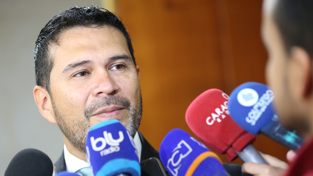 Presidente de la Cámara pide que se posesione a Hollman Ibáñez en el CNE