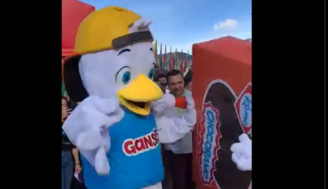 Chocoramo Gansito: ¿Revancha? Gansito y Chocoramo se pelearon de nuevo en SOFA