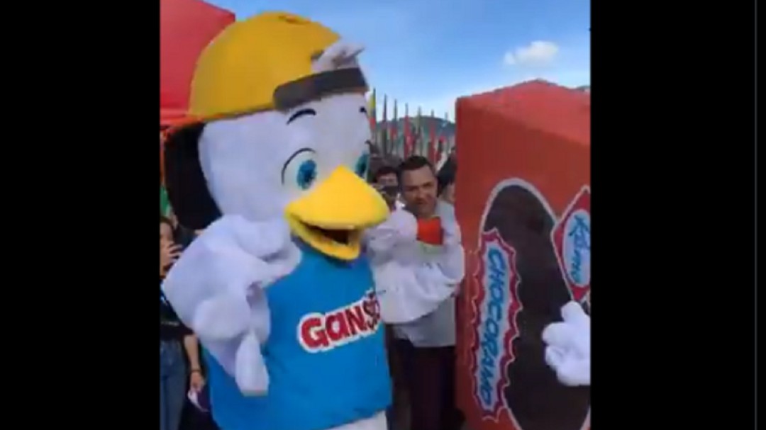 ¿Revancha? Gansito y Chocoramo se pelearon de nuevo en SOFA