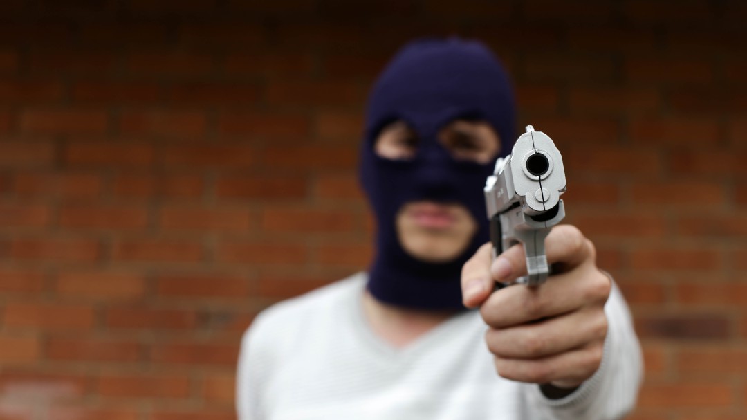 Asesinan a un hombre en un local de suba.