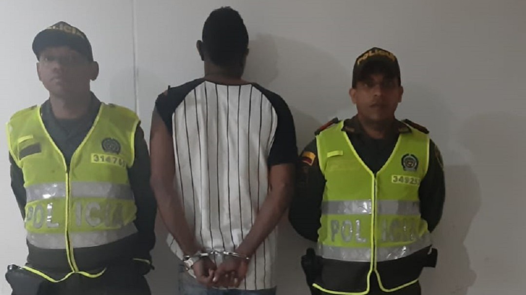En Bolívar hombre tenía casa por cárcel y lo sorprenden en la calle armado