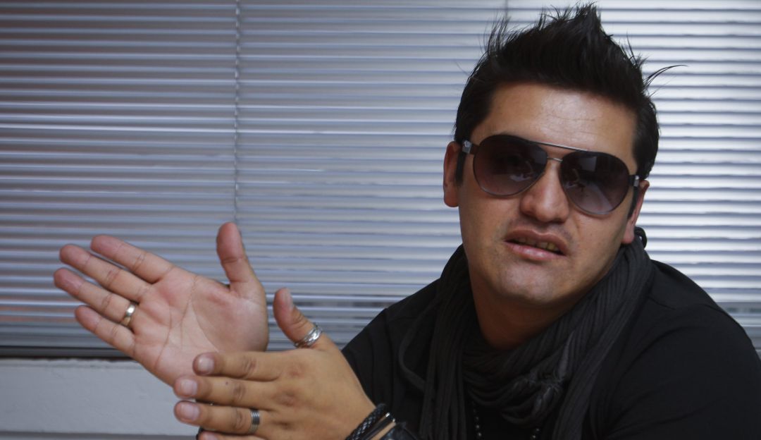 Hassam corte de pelo cáncer: ¡Sigue muy fuerte! Hassam se toma con humor su lucha contra el cáncer