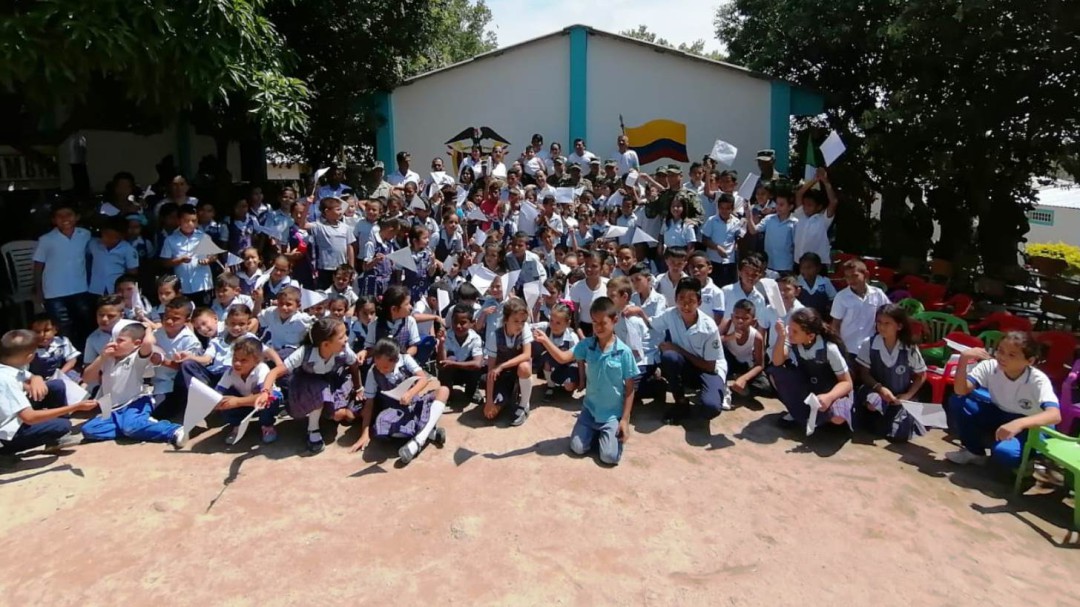 Ejército hizo mantenimiento y adecuación de escuela en Santa Rosa del Sur