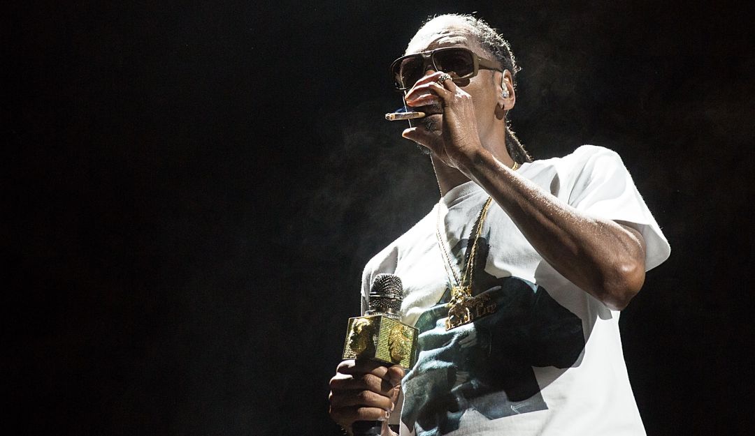 Snoop Dogg marihuana empleados: ¿Quién lo diría? Snoop Dogg tiene un empleado solo para armar sus porros