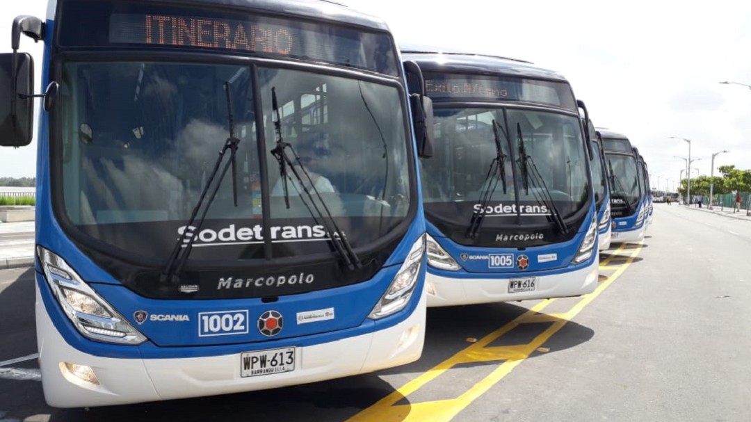 Barranquilla estrena 13 buses con tecnología limpia