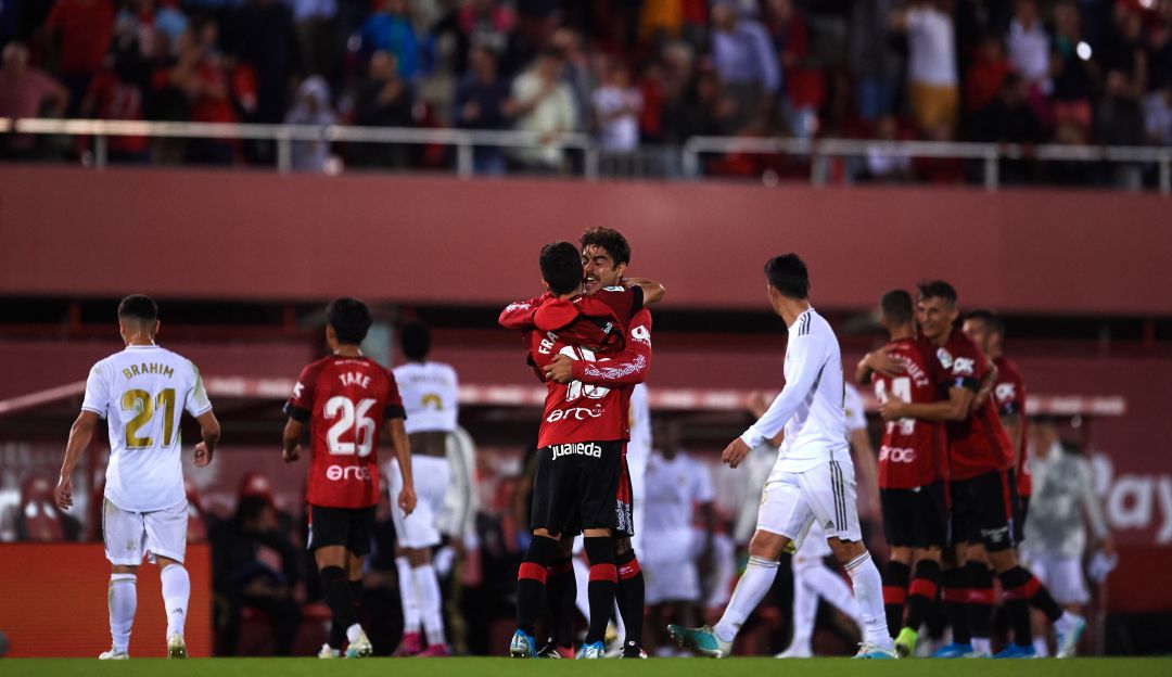liga santander real madrid vs mallorca fútbol español: Real Madrid cae ante Mallorca y cede el liderato al Barça