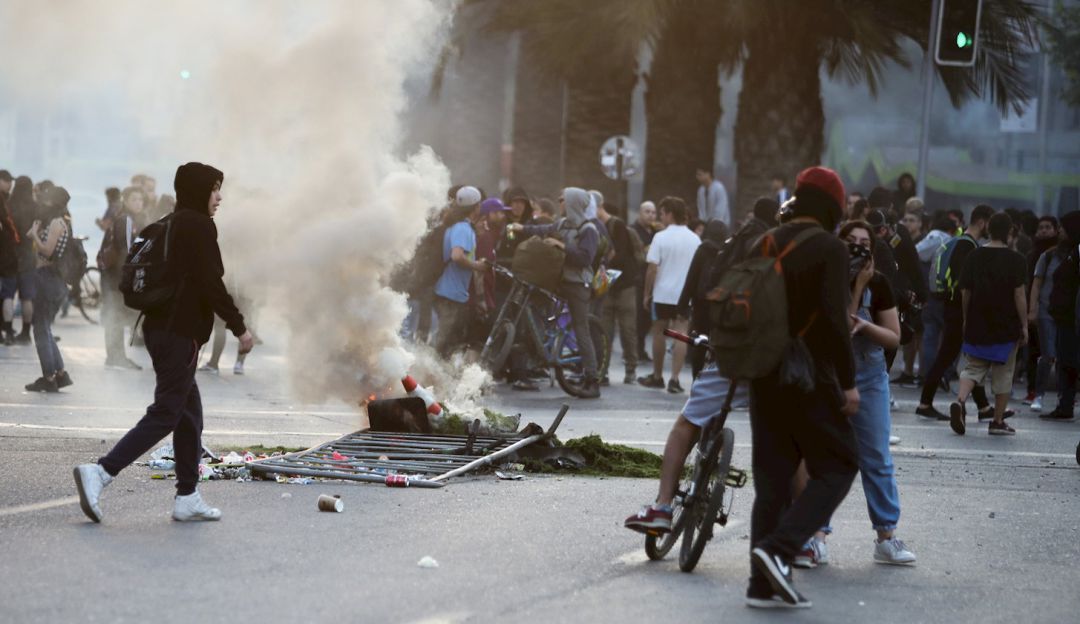 Protestas en Chile: Nuevas protestas en Santiago de Chile pese a "estado de Emergencia"