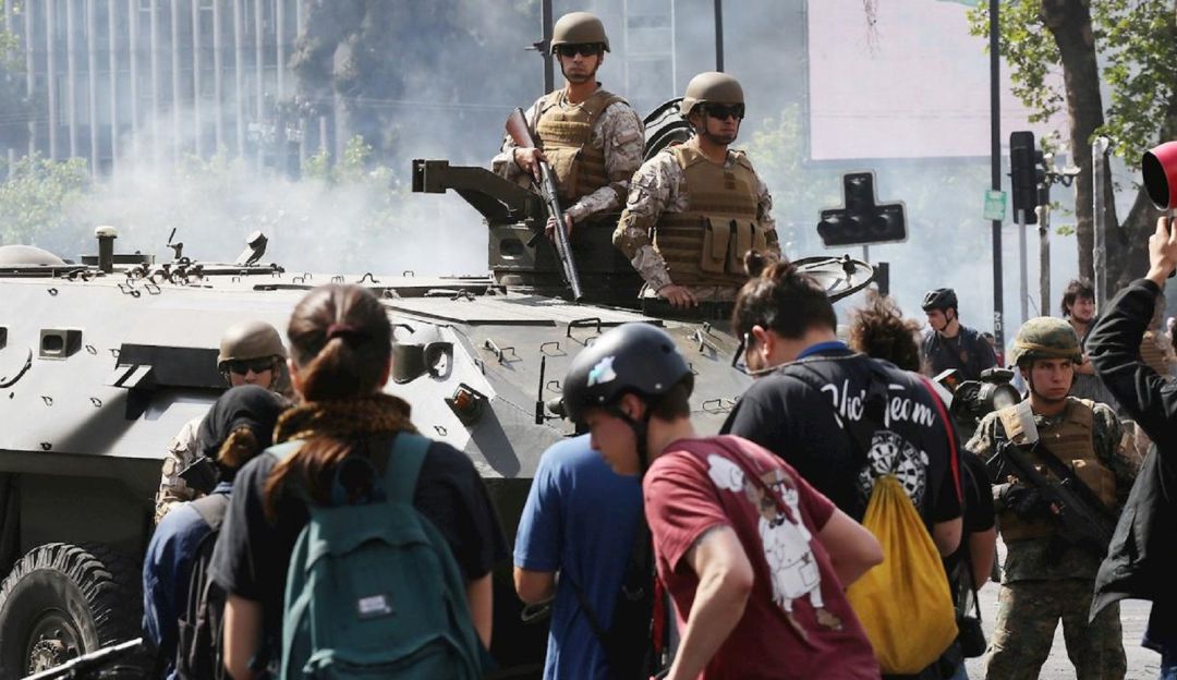 Chile despliega más militares para controlar disturbios