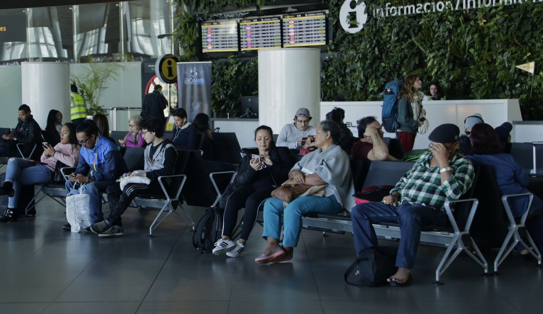 Noticias Bogotá: Aeropuerto El Dorado toma nuevas medidas por COVID-19: Aeropuerto El Dorado toma nuevas medidas por coronavirus
