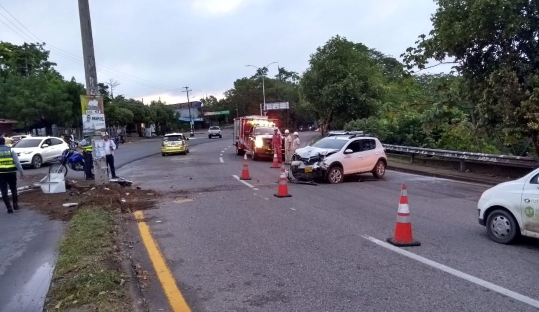 BARRANCABERMEJA ACCIDENTES DE TRÁNSITO BOMBEROS: ¿Y dónde está el conductor?
