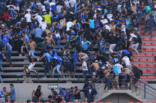 Querétaro San Luis invasión de la cancha liga mx fútbol internacional: ¡Locura en México! Invasión a la cancha en pleno Querétaro-San Luis Querétaro San Luis invasión de la cancha liga mx fútbol internacional: ¡Locura en México! Invasión a la cancha en pleno Querétaro-San Luis