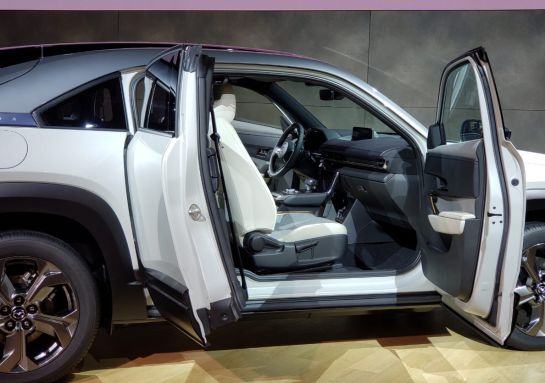 Camioneta eléctrica Mazda Tokio Motor Show 2019: Mazda presenta en Tokio la MX-30, su primer 'citycar' eléctrico Camioneta eléctrica Mazda Tokio Motor Show 2019: Mazda presenta en Tokio la MX-30, su primer 'citycar' eléctrico