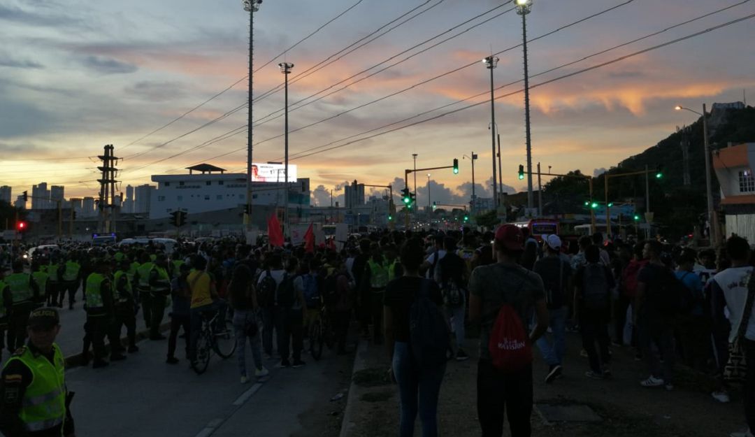 Protesta estudiantes gobierno nacional Cartagena: Estudiantes volvieron a protestar en contra del gobierno en Cartagena