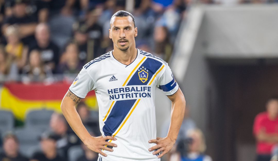 Feo gesto de Zlatan Ibrahimovic LA Galaxy MLS fútbol internacional: El feo gesto de Zlatan Ibrahimovic tras caer con LA Galaxy