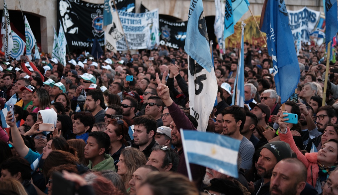 Elecciones presidenciales Argentina: Con recesión, argentinos van a las urnas pensando en el bolsillo