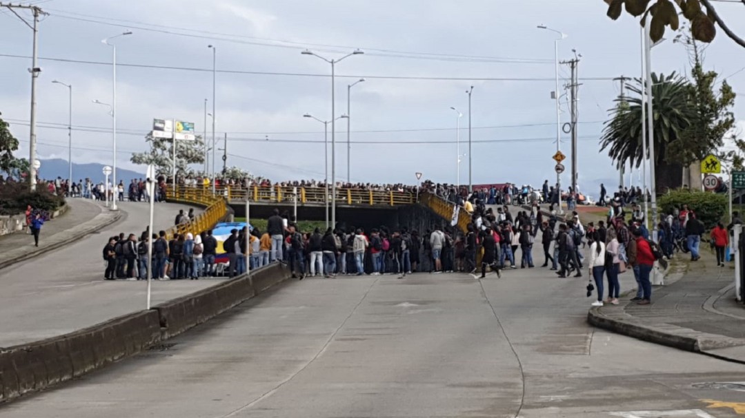 Manifestantes en Manizales denuncian ataques del ESMAD