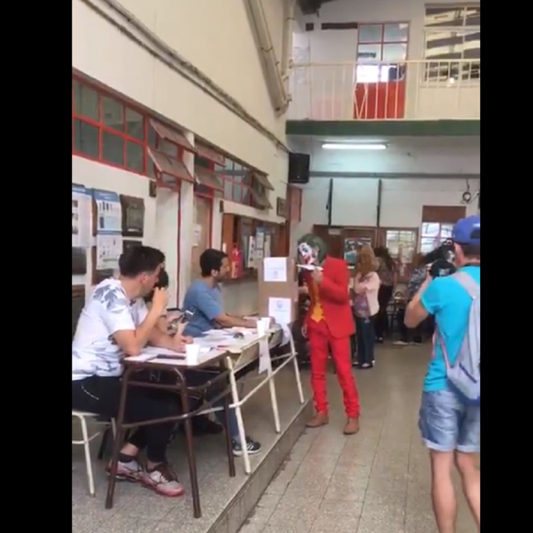 ¡Todos votaron! El 'Joker' ejerció su derecho al voto en Argentina