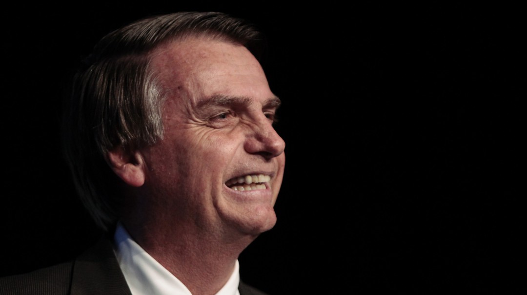 Bolsonaro: "¡Ustedes, TV Globo, todo el tiempo hacen un infierno mi vida"