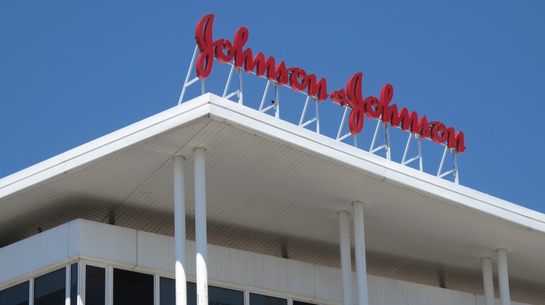 El Invima emite alerta por lentes defectuosos de Johnson & Johnson