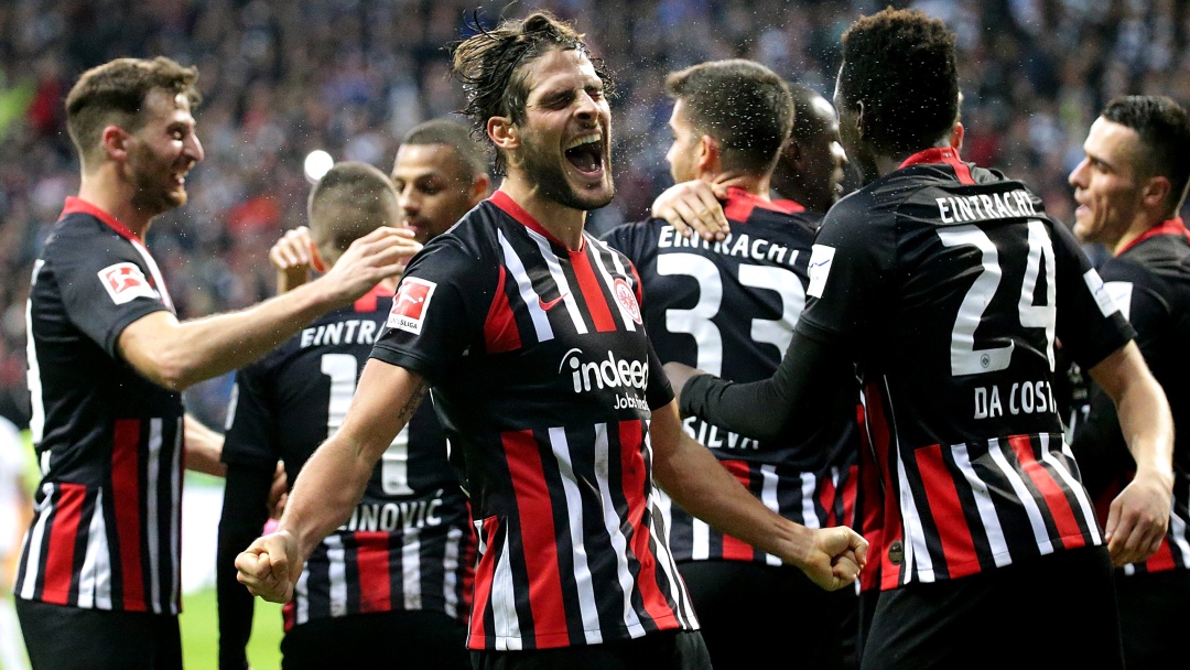 Paliza del Frankfurt al Bayern y tambalea Kovac