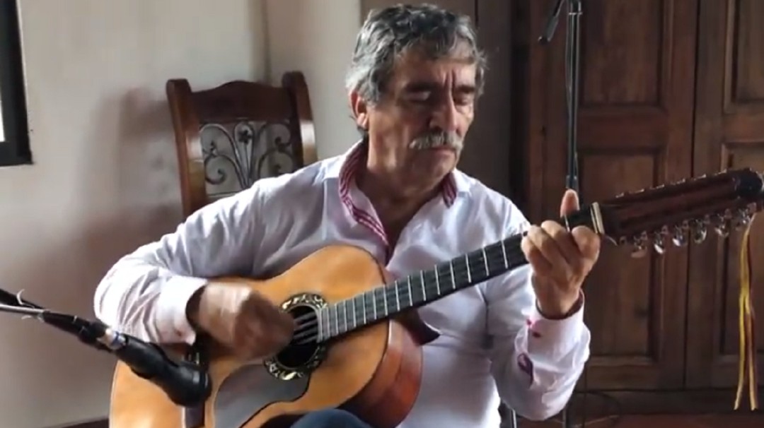Tiplista Pedro Nel Martinez, casi 60 años interpretando el Tiple