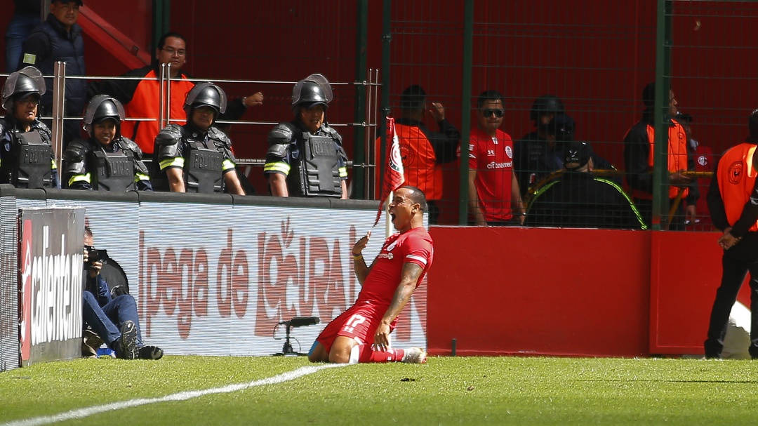 ¡Sáquelo! Golazo de Felipe Pardo con Toluca en la liga mexicana