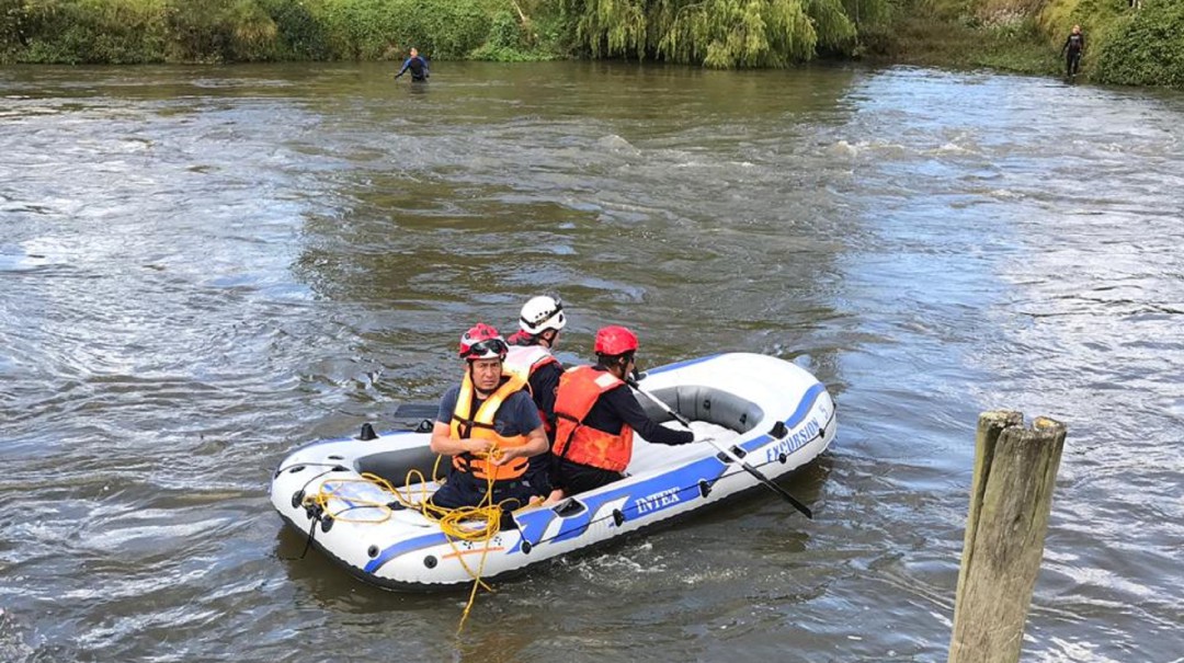 Buscan a niño que cayó al río Bogotá por descuido