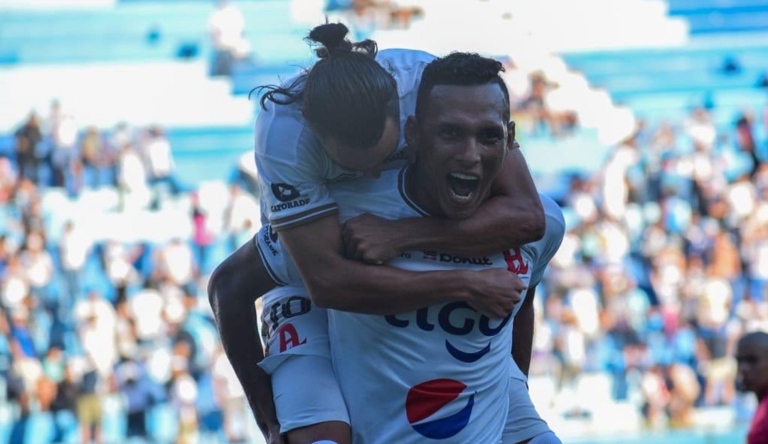 Raúl Peñaranda gol Alianza El Salvador: ¡Doblete! El colombiano Raúl Peñaranda se reportó con goles en El Salvador