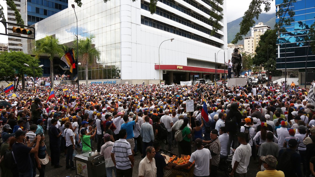 La crisis del neoliberalismo y sus efectos en Latinoamérica