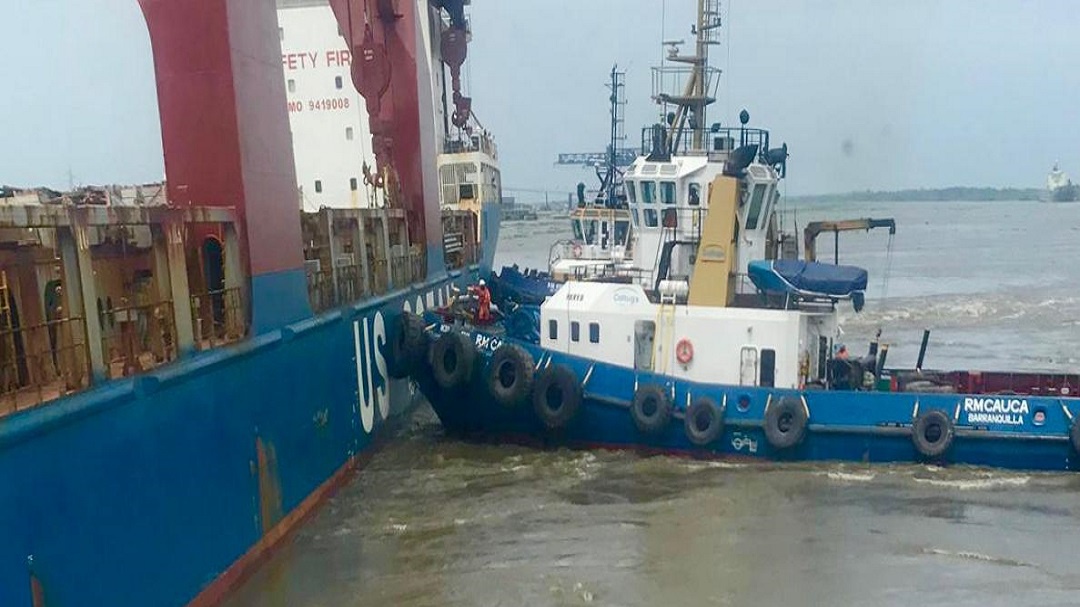 Buque quedó encallado cerca al Puerto de Barranquilla