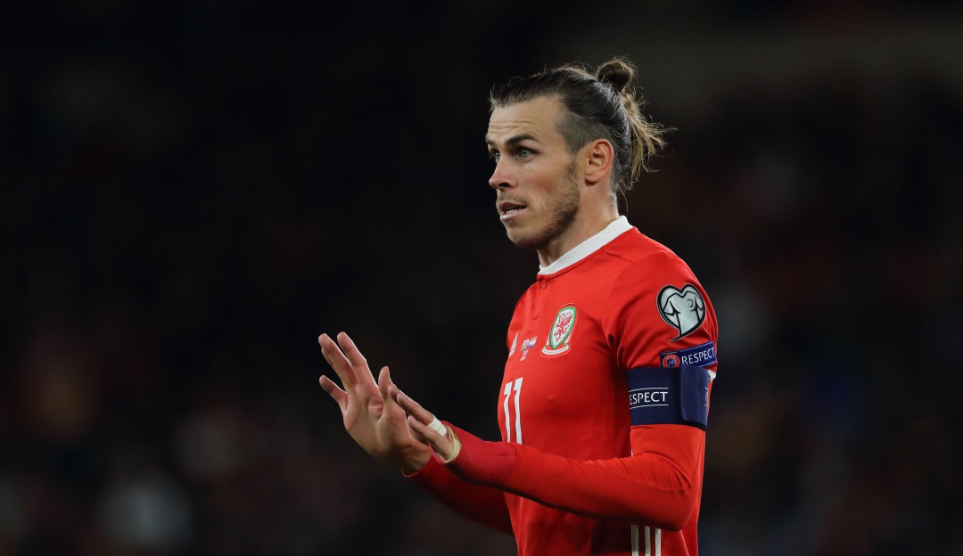 Real Madrid Selección de Gales Gareth Bale: Nueva polémica con Bale: lesionado para el Madrid; convocado por Galés