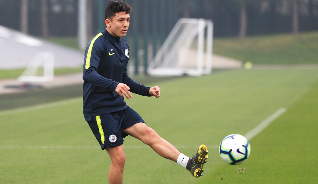 Ian Carlo Poveda en Champions: 'Pep' lo convocó para enfrentar al Atalanta