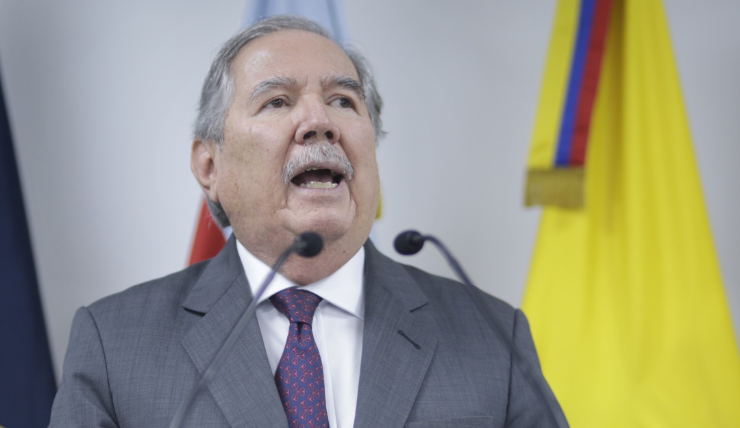 Guillermo Botero Moción de censura: Juvinao: “Colombia es una olla express que está a punto de estallar”