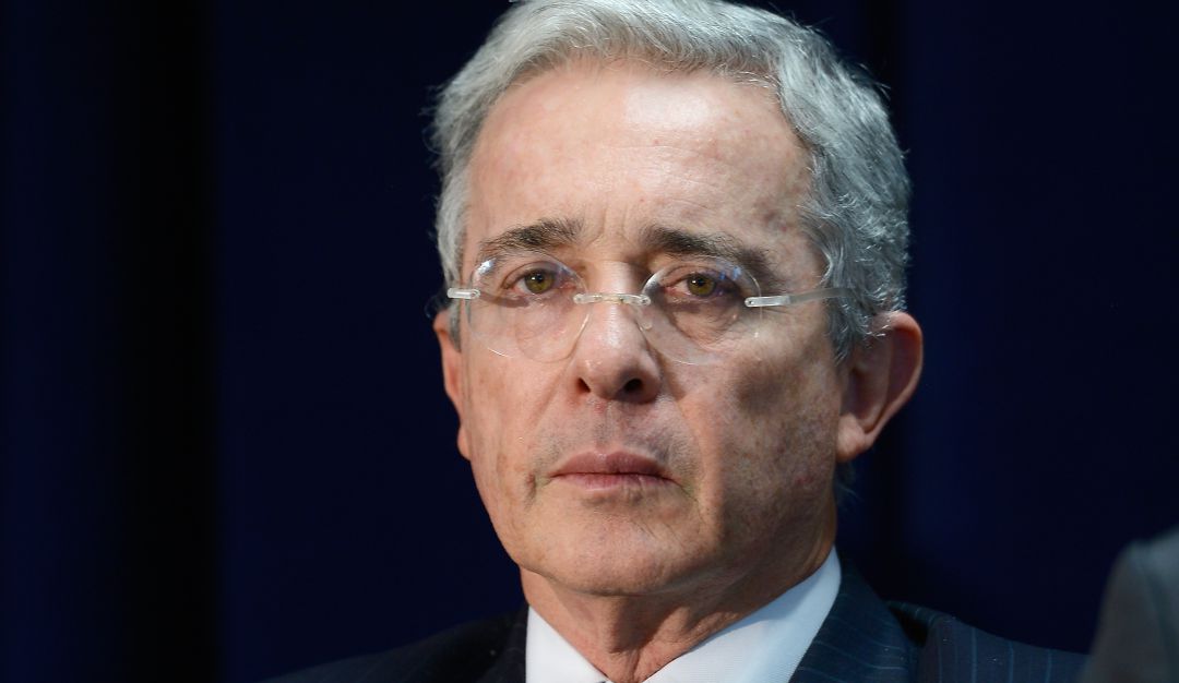 Uribe en defensa del ministro Botero por operativo en el Caquetá: ¿No aclare que oscurece? Uribe vuelve a defender bombardeo a menores