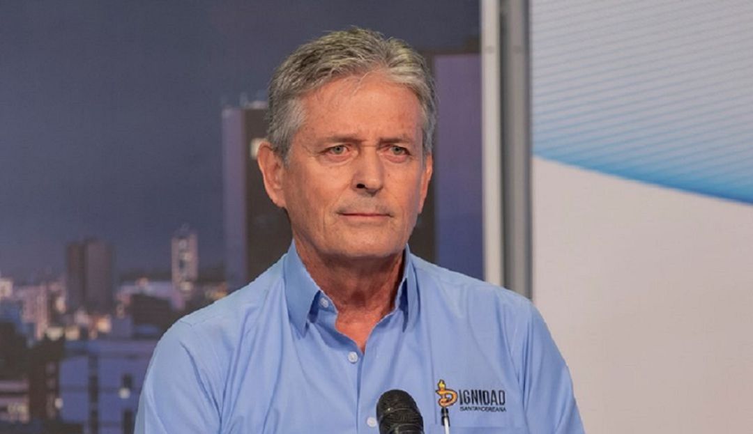 BUCARAMANGA GOBERNACIÓN LEONIDAS GÓMEZ CURUL: Leonidas Gómez tendrá que definir su curul la próxima semana