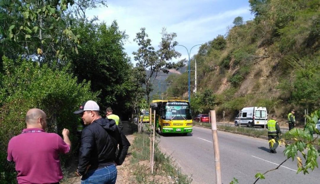 BUCARAMANGA ATRACOS BUSES PASAJEROS: Atracan pasajeros de bus que cubría ruta Girón - Cabecera