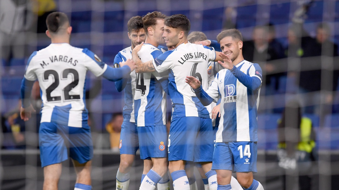 Bernardo Espinosa y Español, firmes en Europa League tras golear 6-0