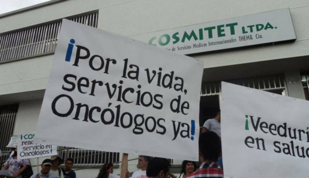 Protesta de docentes en Risaralda: Plantón de maestros en Risaralda rechazando suspensión de servicios médicos
