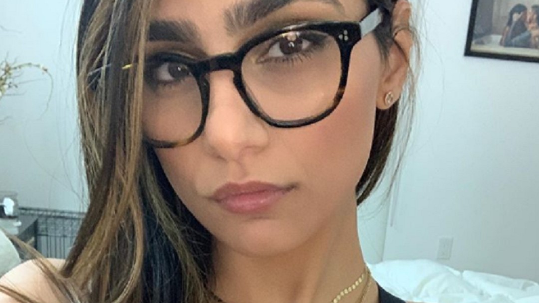 Mia Khalifa da un pequeño adelanto de las fotos de su calendario de 2020