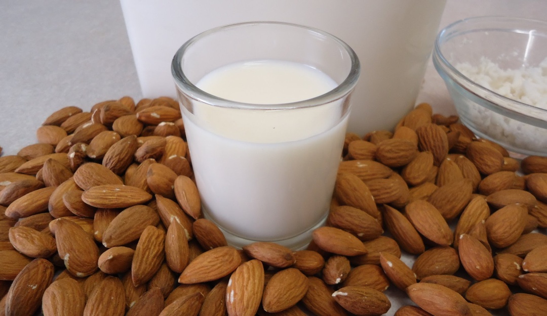 A consumir leche de almendras