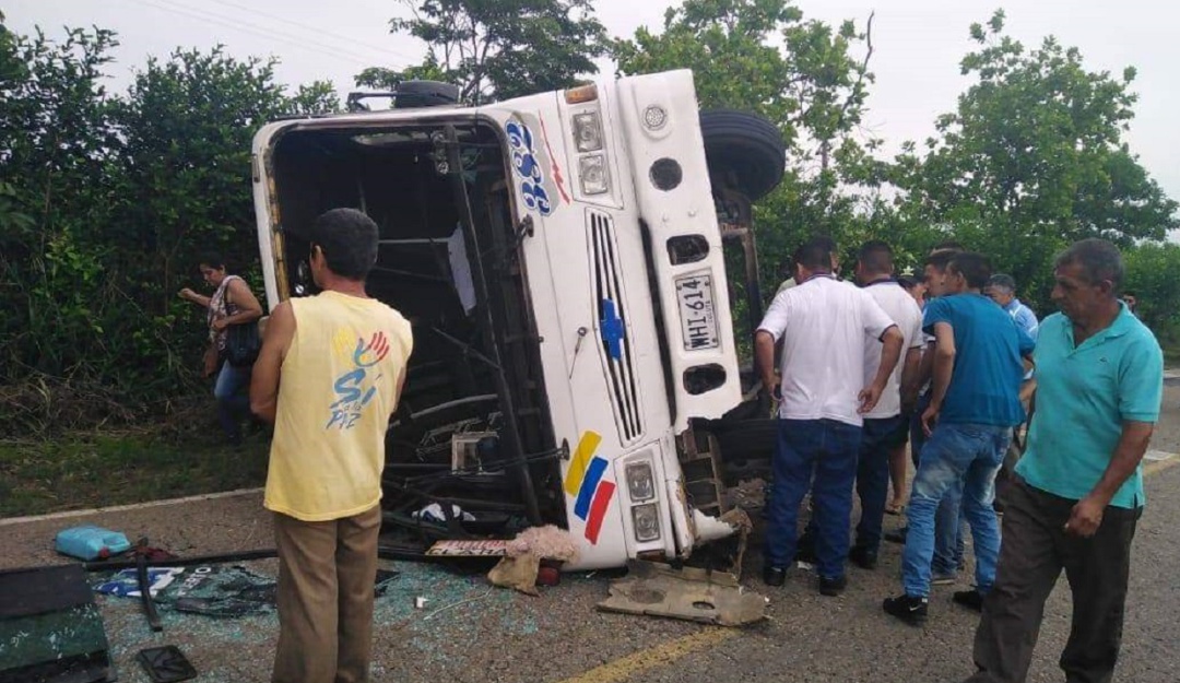 Bus accidentado en Puerto Santander