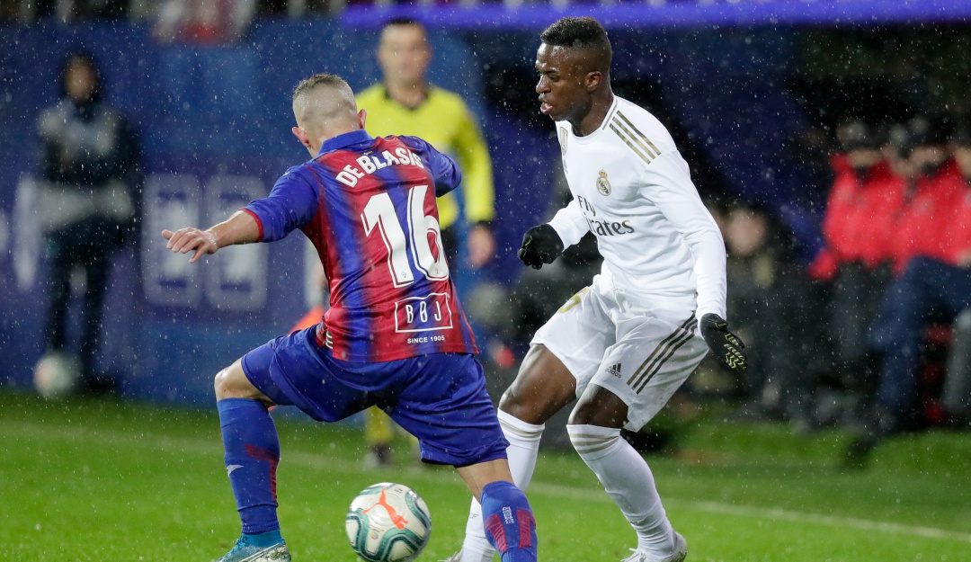 Real Madrid Barcelona Liga Santander Zidane: Respira el Madrid: venció a Eibar 0-4 y mete presión al Barcelona