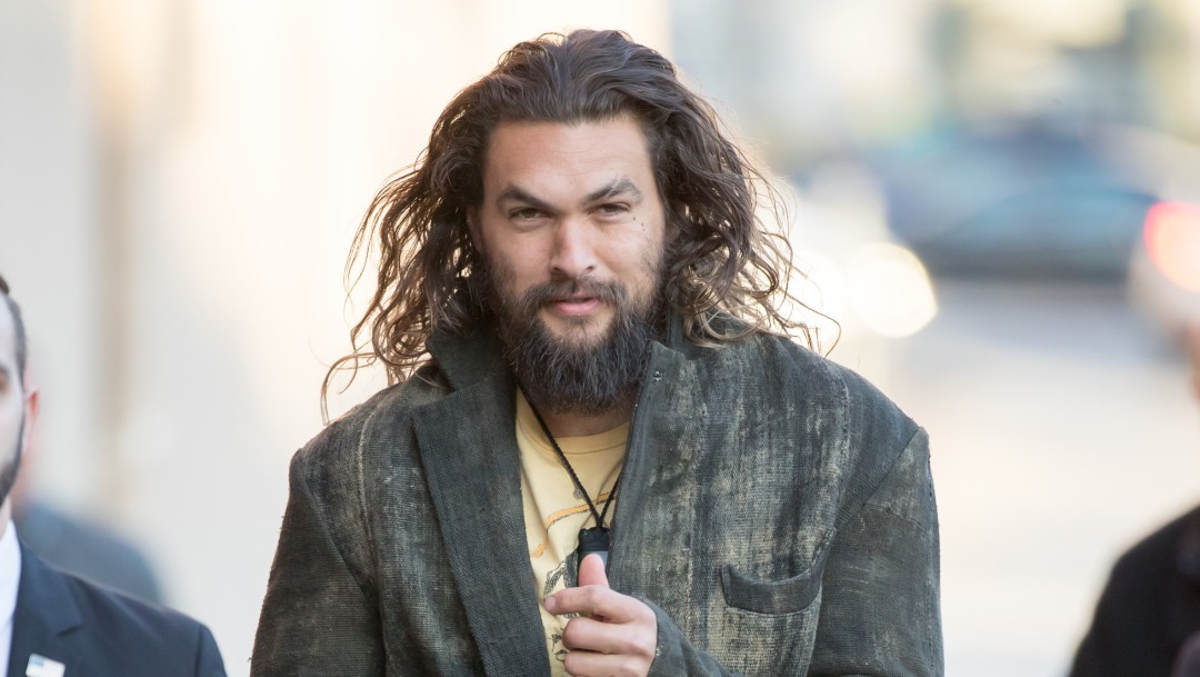 Actor de Hollywood, Jason Momoa luce ruana boyacense