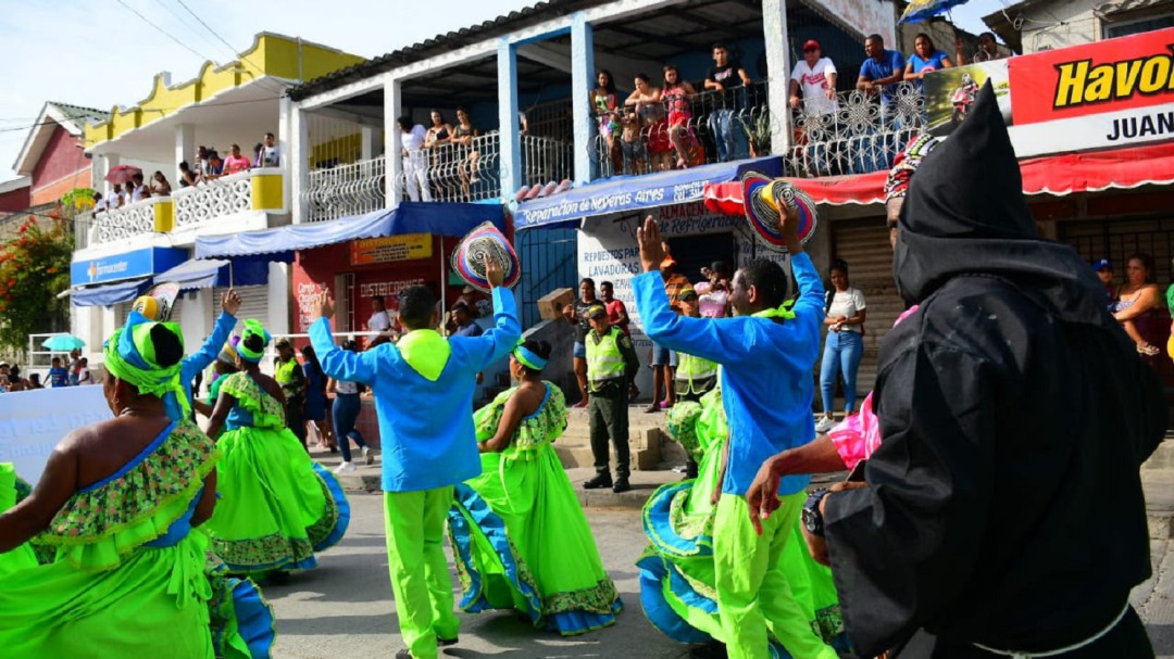 Comparsa de ETCAR participa en el cabildo de Getsemaní en Cartagena