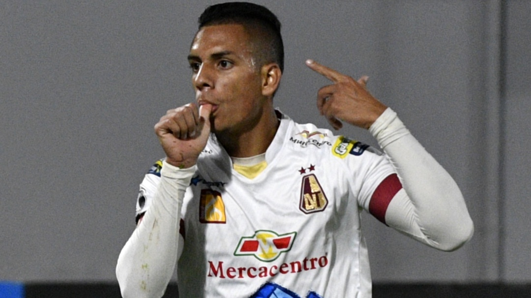 Alex Castro: "Pienso que la compra de mi pase no se va a dar"