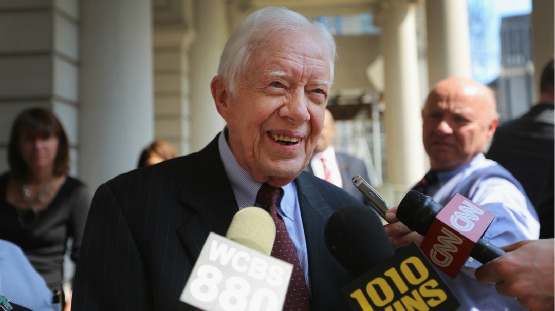 Expresidente Jimmy Carter hospitalizado para someterse a cirugía cerebral